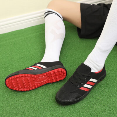 simple football boots lightweight sneakers