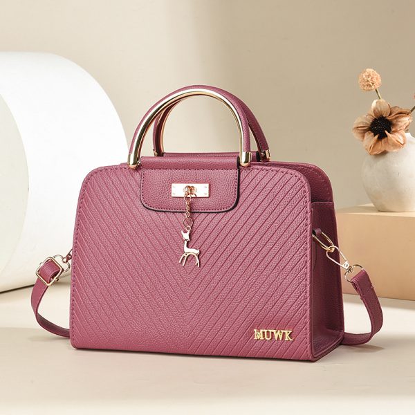 Second image of handbag fashion trendy shoulder bag