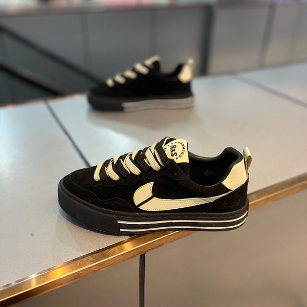 Second image of Forrest Gump Sneakers