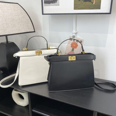 Kai Bao Li hand-held one-shoulder bag