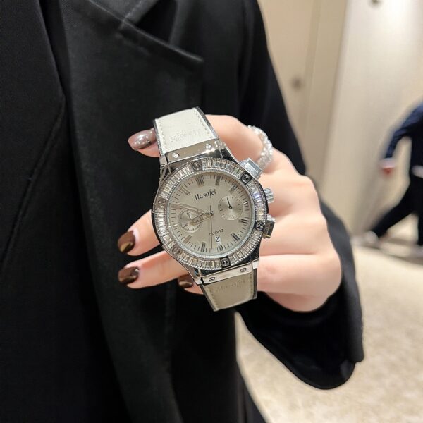 Second image of Swiss Royal Oak women's light luxury watches