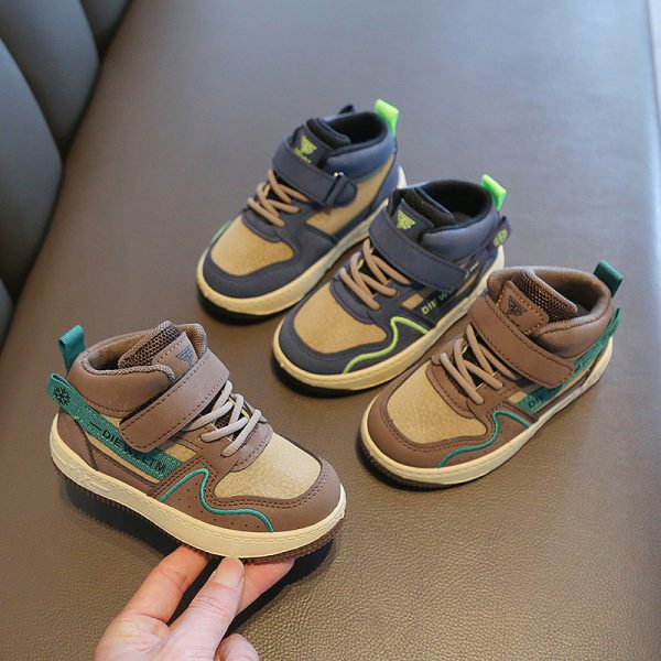 small and medium-sized children's board shoes