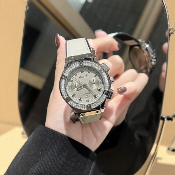 Swiss Royal Oak women's light luxury watches