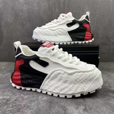 versatile and heightened platform Sneakers