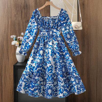 Girls’ fashion long-sleeved dress