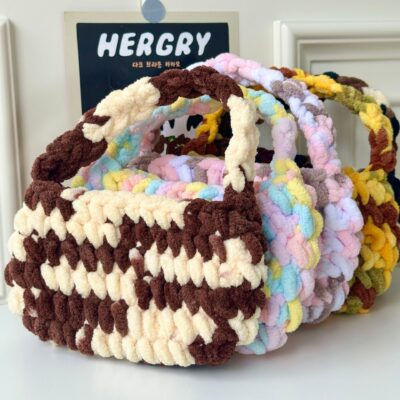 wool hand-crocheted bags