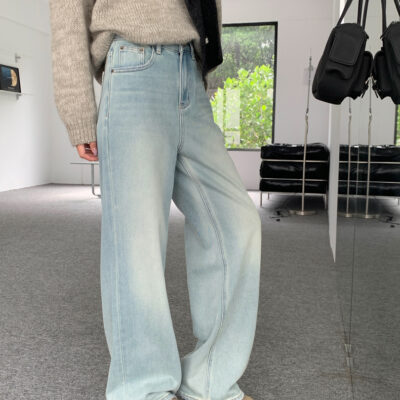 women’s loose and slim wide-leg jeans