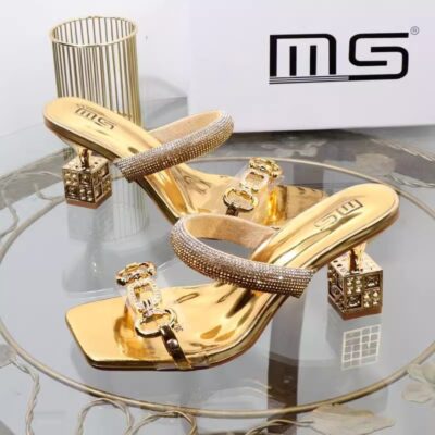 Women’s metal buckle sandals