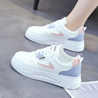 women’s sports thick-soled shoe