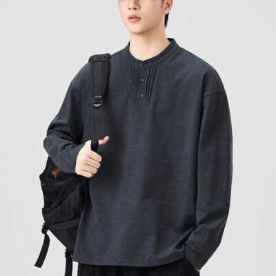 Long-sleeved T-shirt