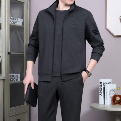 men’s sportssuit middle-aged and elderly running