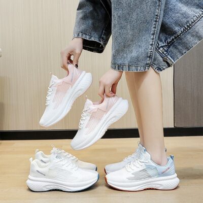 Women’s shoes (sneakers)