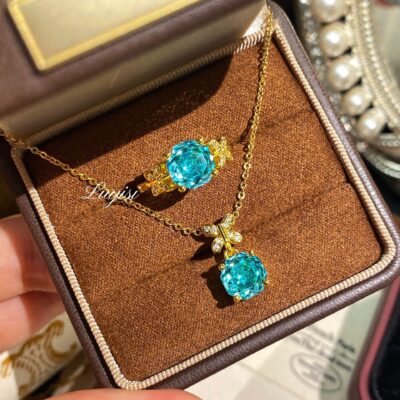 Women’s Light Luxury Gold Set Necklace