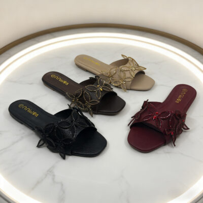 Versatile Flat Women’s Slippers